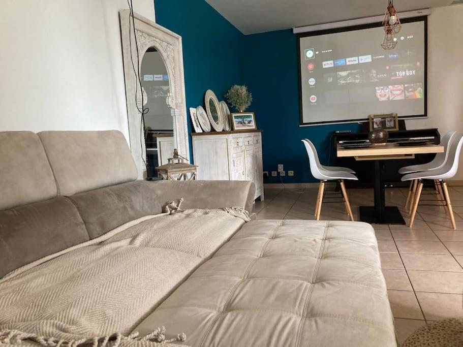 Terre Sainte : Charmant Appart 5 Min De La Plage Apartment Exterior photo